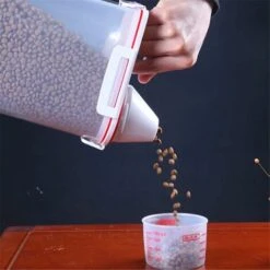 Contenitore Per Alimenti Per Cani E Gatti Contenitore Per Alimenti Per Cani Sigillato Design A Tenuta Stagna Per La Conservazione Degli Animali Domestici -Cibi per cani in Italia 75983683 3