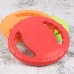Pet Dog Flying Disc Anello Di Addestramento Per Cani In EVA Con Doppi Manici Giocattoli Per Volantini Per Cani Attività All'aperto Giocattolo Galleggiante Per Il Recupero -Cibi per cani in Italia 89820958 5